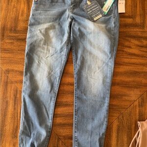 Brand new! Democracy Sky Blue Ankle Skimmer Jeans